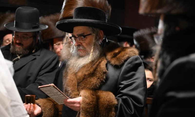 הרבי מסאטמר נגד החגיגות בחופות: "כגודל הפאה כך גודל התזמורת"
