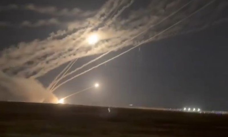 ארה"ב שיגרה עשרות מיירטים ונותרה ללא טילים מול גלי התקיפה הבאים