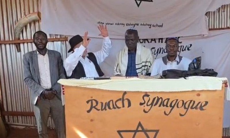 "וּבָאוּ הָאֹבְדִים בְּאֶרֶץ אַשּׁוּר": כרמלי בשירה מרגשת עם בני עשרת השבטים האבודים