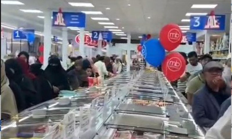 "תור לגברים ותור לנשים": הסרטון מהסופרמרקט באסקס שמסעיר את הרשת בבריטניה
