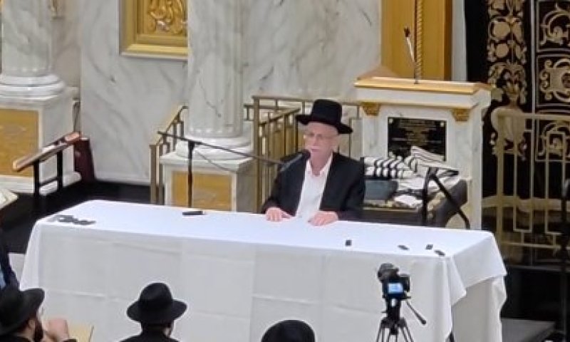 הגר"יב שרייבר חשף: "הרופא ראה שאני ראש ישיבה וסירב לטפל בי"