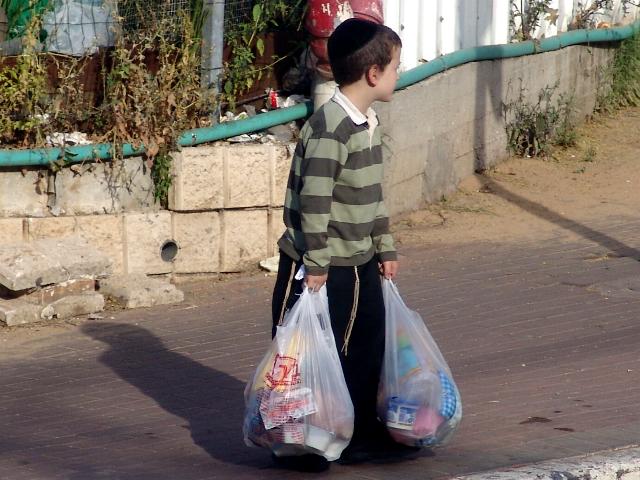 איך חודרים לבית החרדי? צילום אילוסטרציה: מנח זרקא