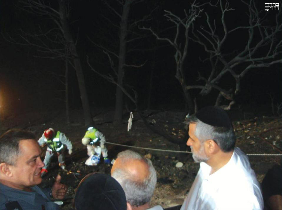  לראות ולבכות. הזק"אים מלקטים שרידים