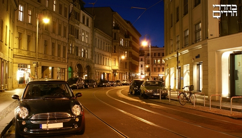 אחת הדירות הללו יכולה להיות שלכם. זמנית. ברלין בלילה (צילום: dreamstime)