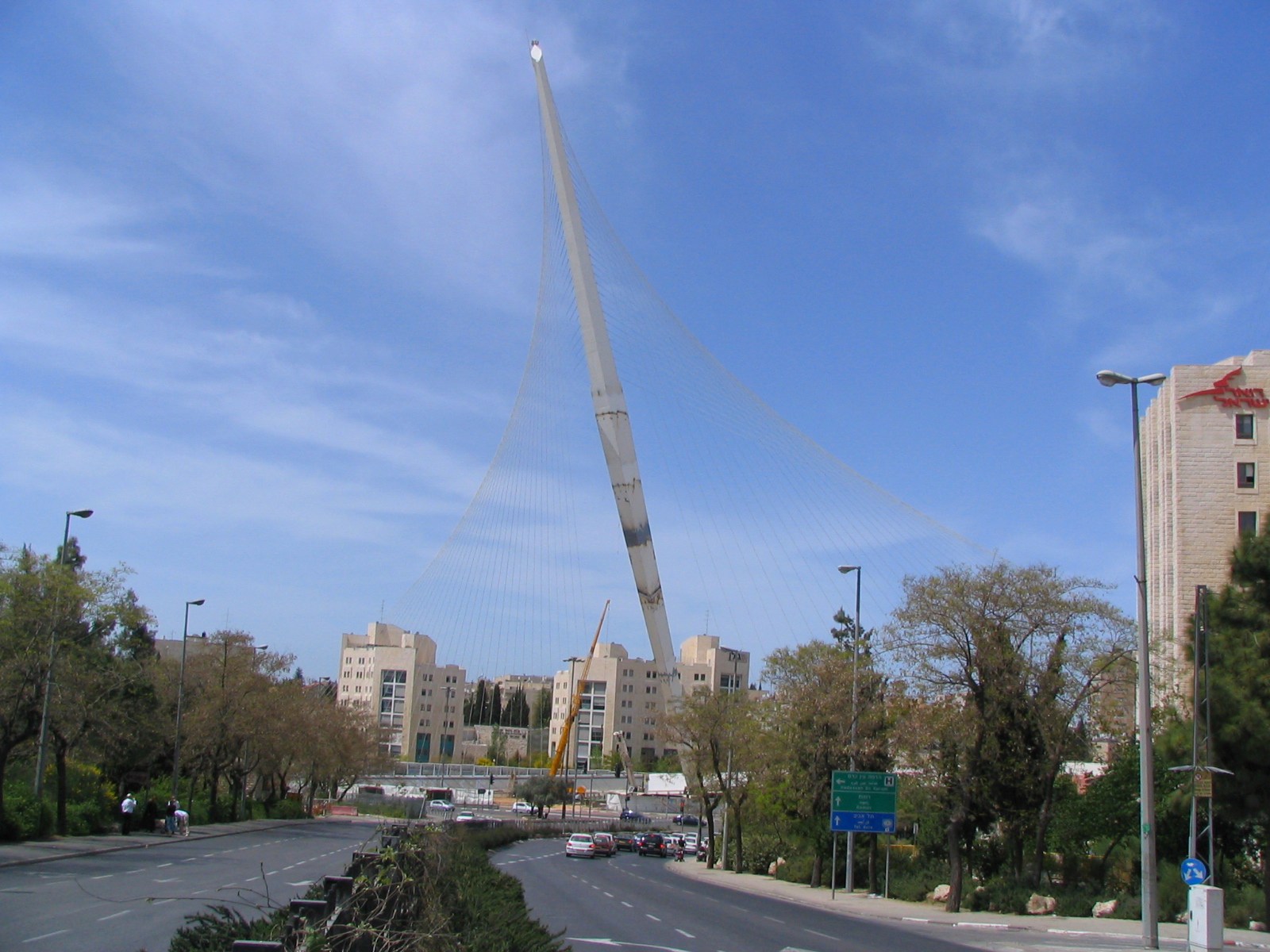 חילול שבת. גשר המיתרים. צילום: הגולש עזריאל_ק