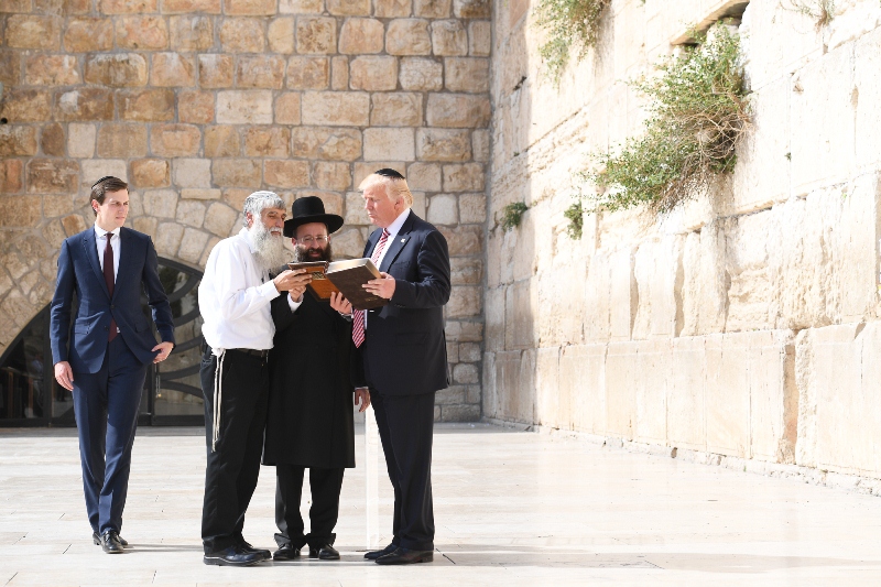 נשיא ארה"ב טראמפ בכותל. צילום: ישראל ברדוגו