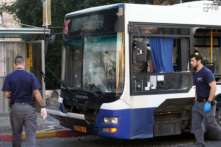 האוטובוס לאחר הפיצוץ, צילום פלאש 90