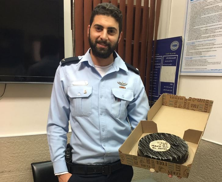 העוגה שהעניק התייר לשוטרים