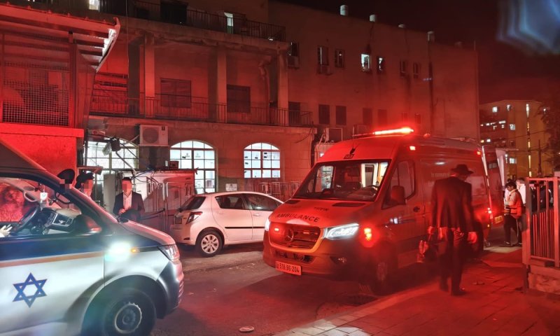 מיחם מים רותחים נשפך על שלושה בחורים בישיבת פוניבז'
