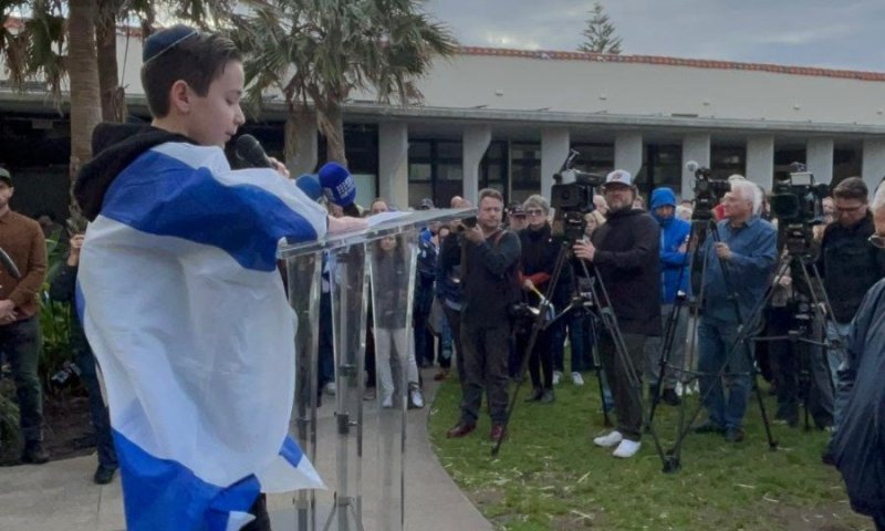 הטקס הראשון בעולם לציון אירועי השבעה באוקטובר נערך במקום הטבח