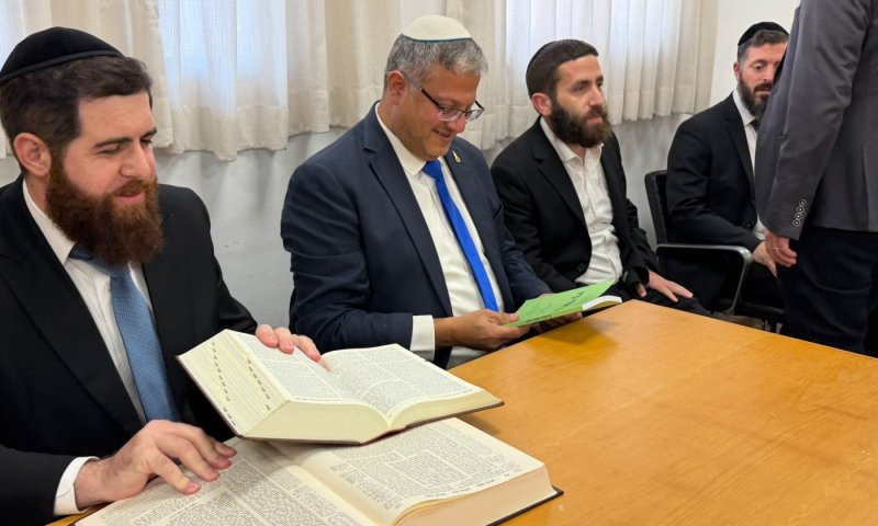 בן גביר מגיב למעצר חסידי חב"ד: "לא בשנאה של לפיד ובנט"