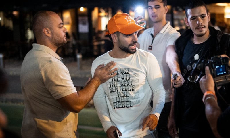 בעקבות חסימת רכבו: אבטחה הוצמדה לאהרן ברק