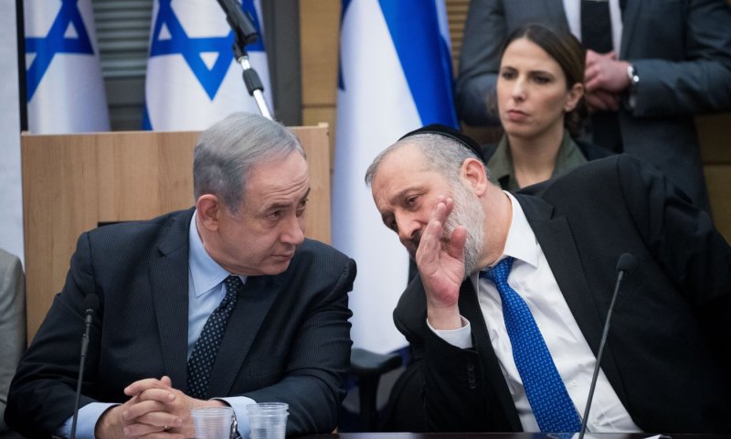 דרעי ונתניהו: האהבה הישנה שתקועה על חוק הגיוס | פרשנות