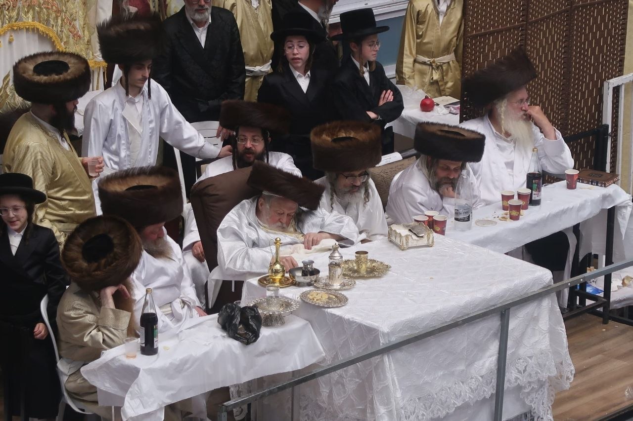 באדיבות המצלם