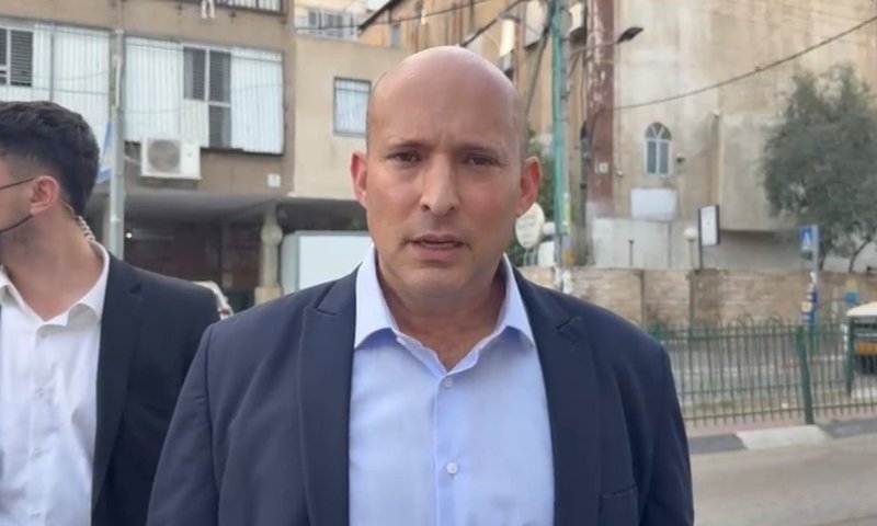 בנט הגיע לבני ברק, דרעי תוקף: "המסית והמדיח - להרחיקו מיד מהעיר"