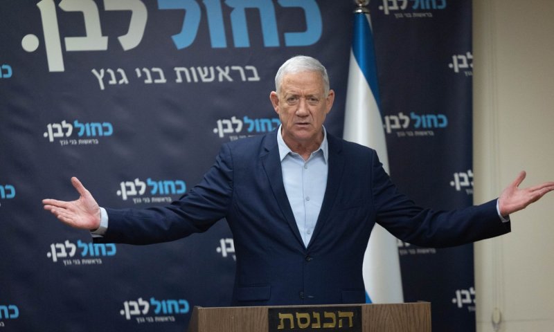 הדרישה של גנץ מהח"כים שפרשו - והאחד שעשוי ללכת בעקבותיהם