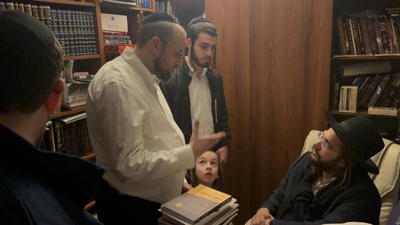 באדיבות המצלם