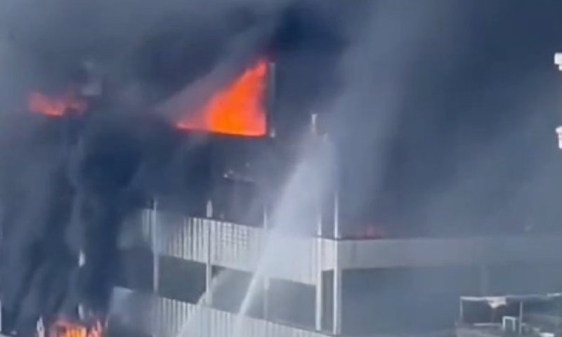 עשרות הרוגים בשריפת ענק שפרצה ב"בירת הנעליים" של סין