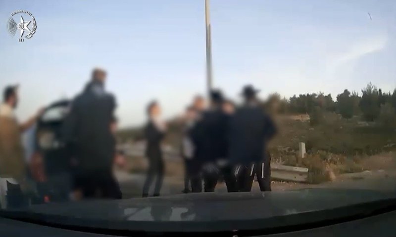 חילול השם: לא תאמינו כמה נוסעים נדחסו ב'קיה פיקנטו' בירושלים