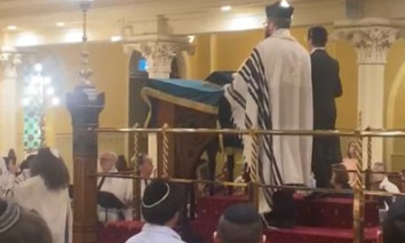 בצל האנטישמיות הגואה: סליחות ראשונות באוסטרליה | צפו