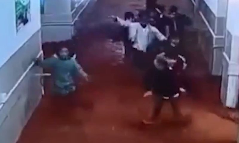 תיעוד דרמטי: מי גשמים הציפו בית ספר יסודי בכורדיסטאן 