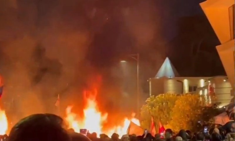 משבר פוליטי ממושך - ההפגנות בגאורגיה נמשכות