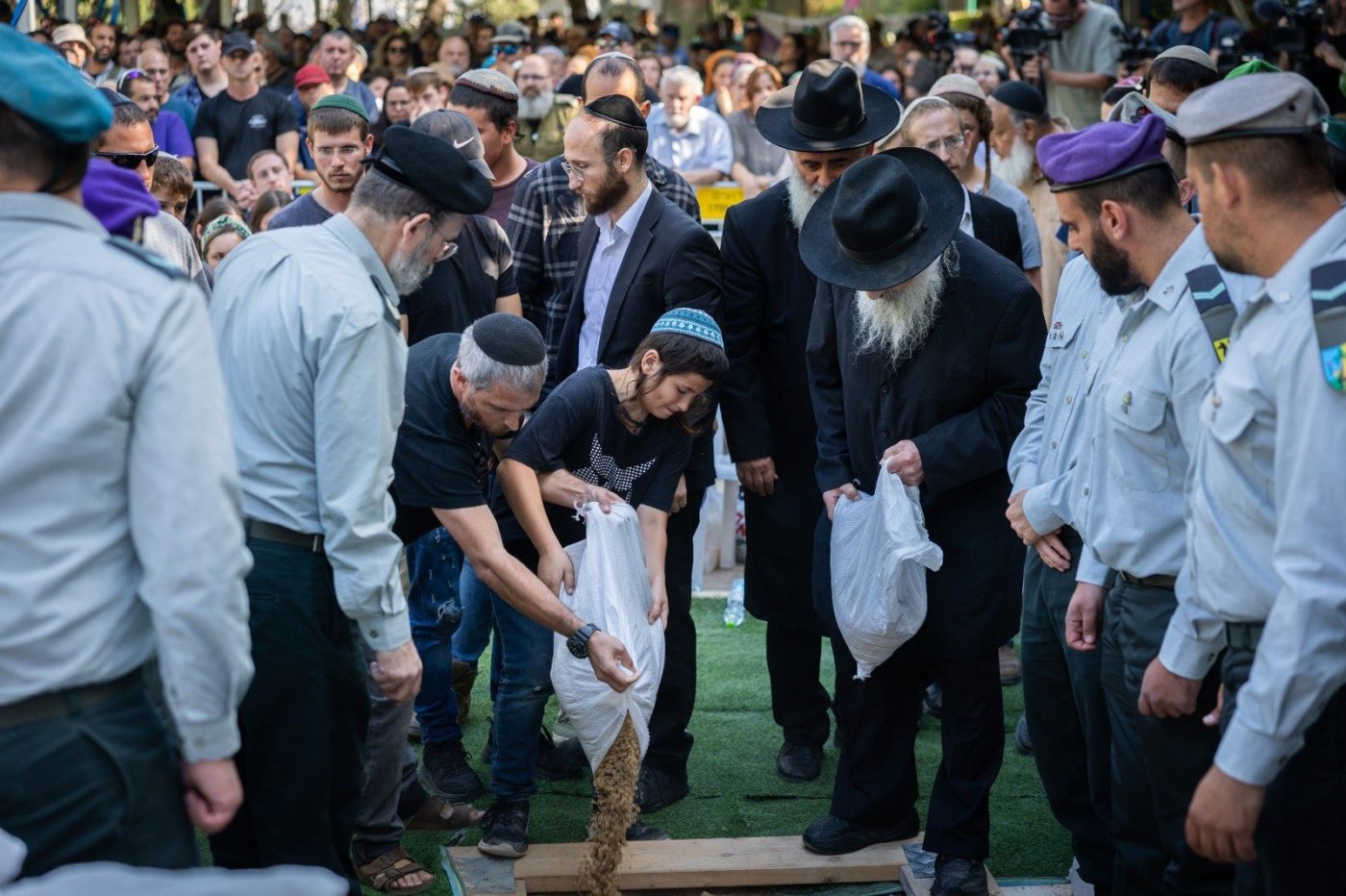 יונתן זינדל, פלאש 90