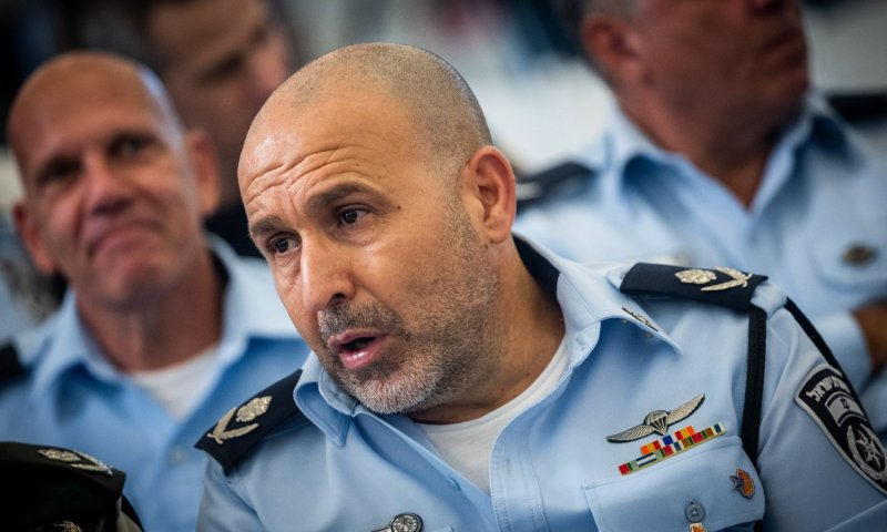 ניצב אבי ביטון מתכוון להגיש עתירה נגד המפכ"ל: הבטחת למנות אותי לסגנך