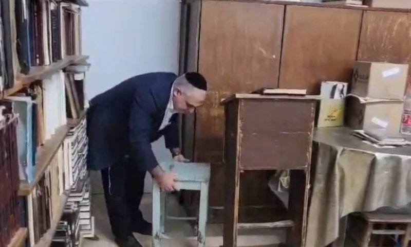 יום היארצייט: תיעוד מביתו הצנוע של מרן הרב שטיינמן זצ"ל