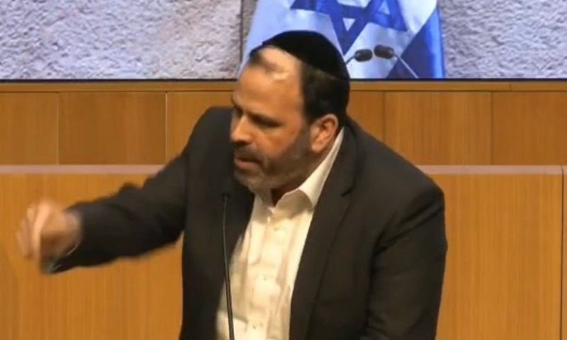 אזולאי תוקף את יש עתיד: אתם קוראים לנו גנבים?