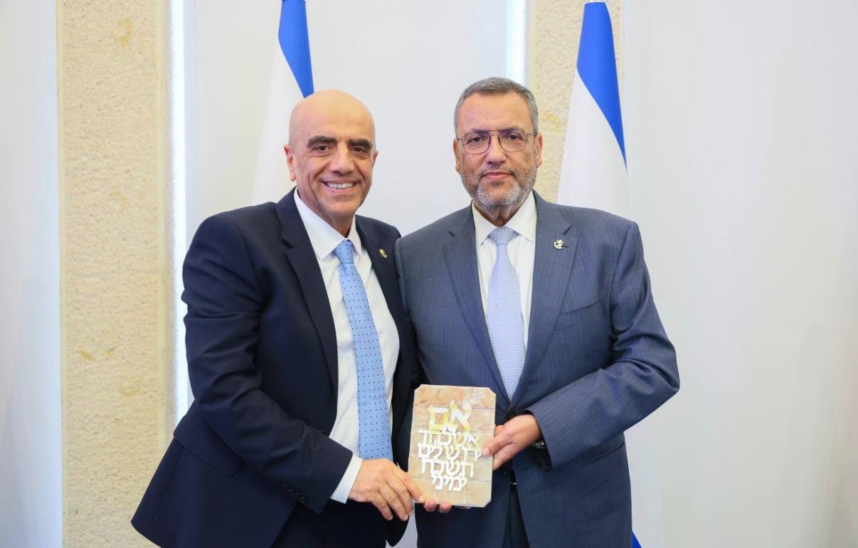  ארנון בוסאני