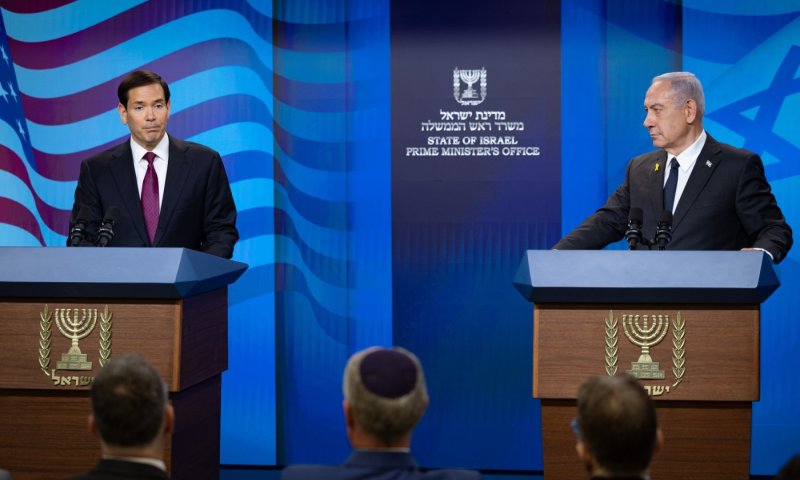 נתניהו לצד רוביו: "ההחלטה על התקיפה בדוחא - שלי בלבד"