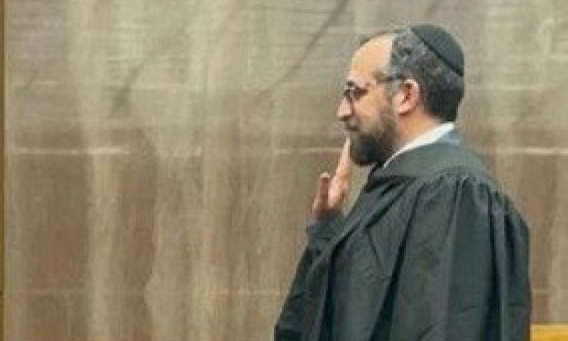 היסטוריה בארה"ב: חרדי הושבע לבית המשפט העליון בלוס אנג'לס