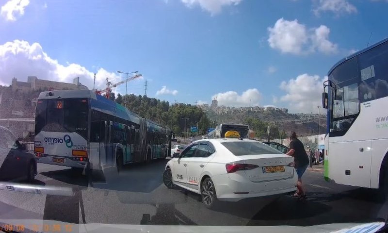 נהג המונית מהפיגוע בירושלים: "שמעתי ירי, הוצאתי את הנוסעת וברחתי"