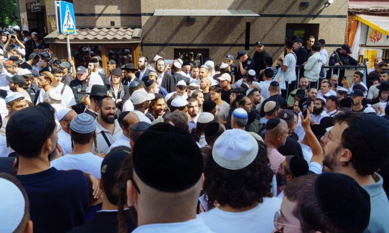 למרות המלחמה והדרך המפרכת: למעלה מ-65,000 איש שהו באומן בימי ראש השנה