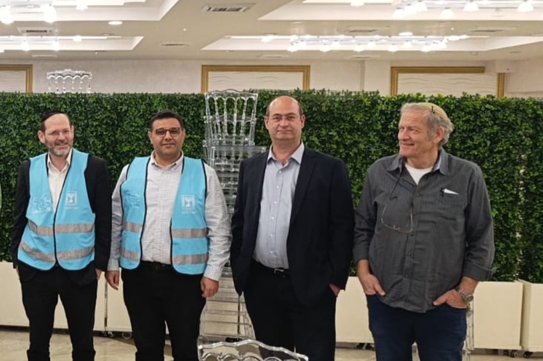 באדיבות המצלם
