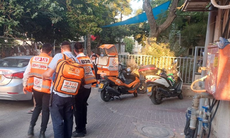 בני ברק: רימון נזרק לבניין מגורים &ndash; נער נפצע באירוע אלימות  