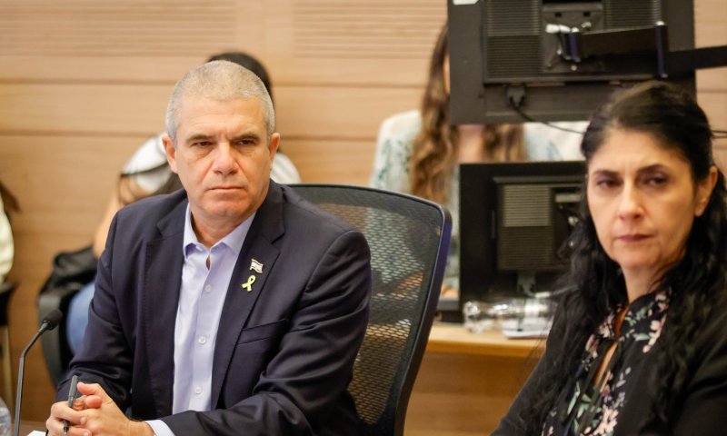 גל הירש הציג מידע חדש: החטוף האחרון יוחזר לפני השלב הבא?