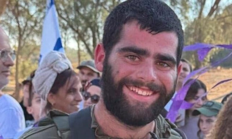 אחרי שבנם אהד נהרג מפליטת כדור: הוריו נפגשו עם אביו של החייל היורה