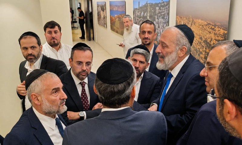 אריה דרעי דרעי נטש את מליאת הכנסת: "אחנך את האופוזיציה"