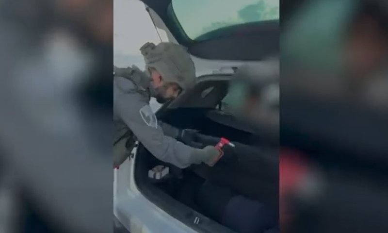 שב"ח במקום גלגל רזרבי ומתחת לרגלי הילדים: צפו בתיעוד המדהים 