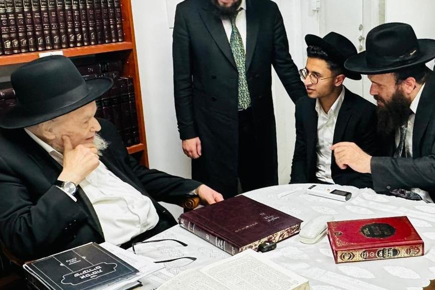 באדיבות המצלם