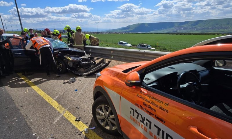 תאונה חזיתית קשה סמוך לפוריה, לכוד חולץ במצב קשה