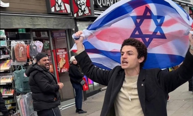 שר הפנים האוסטרלי ביטל ויזה למשפיען יהודי מעורר מחלוקת
