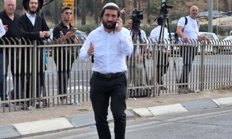 ח"כ צבי סוכות יגיש תביעה נגד המגיש אייל ברקוביץ