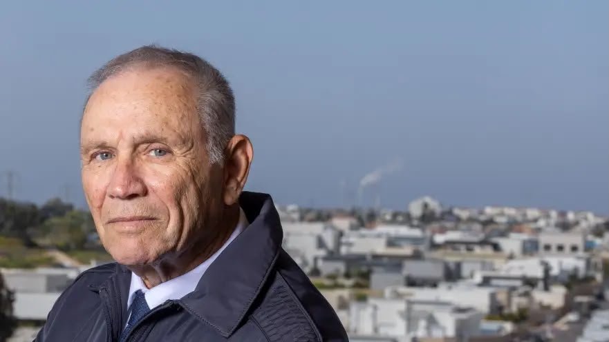 יוסי אלוני פלאש 90