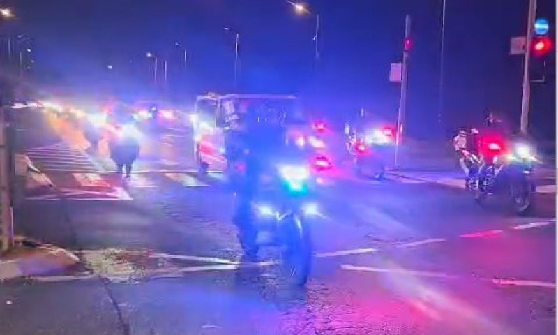 שיירת כבוד: עשרות ניידות משטרה ואופנועים ליוו את ארונו של רן גואילי הי״ד לאבו כביר