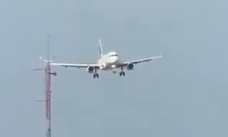 ברגע האחרון: המטוס הצליח להתיישר &ndash; והאסון נמנע