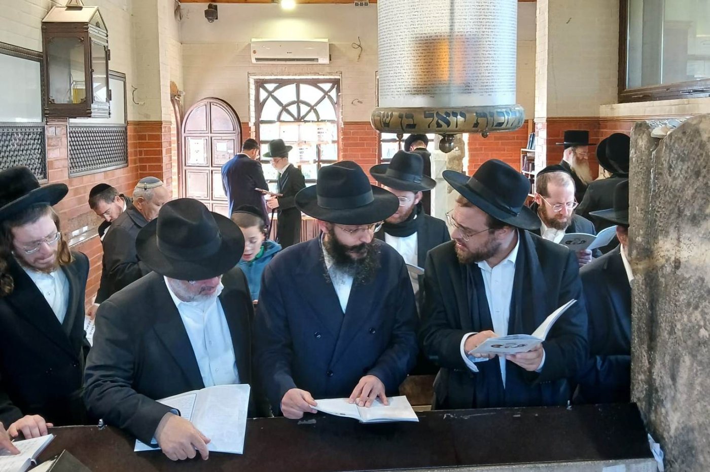 באדיבות המצלם