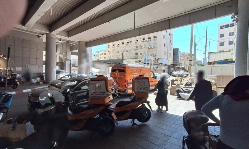 בן 75 התמוטט במשרד בבני ברק - פונה במצב קשה לאחר החייאה